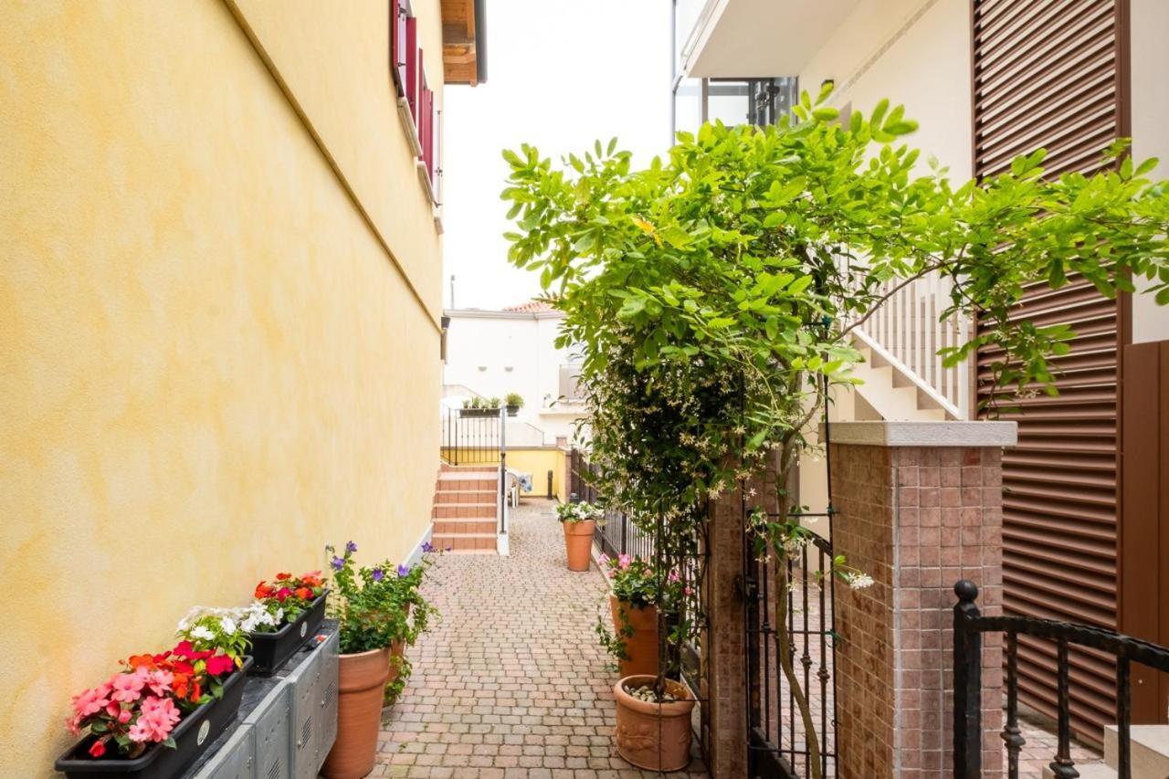 Lido Di Dante Apartment